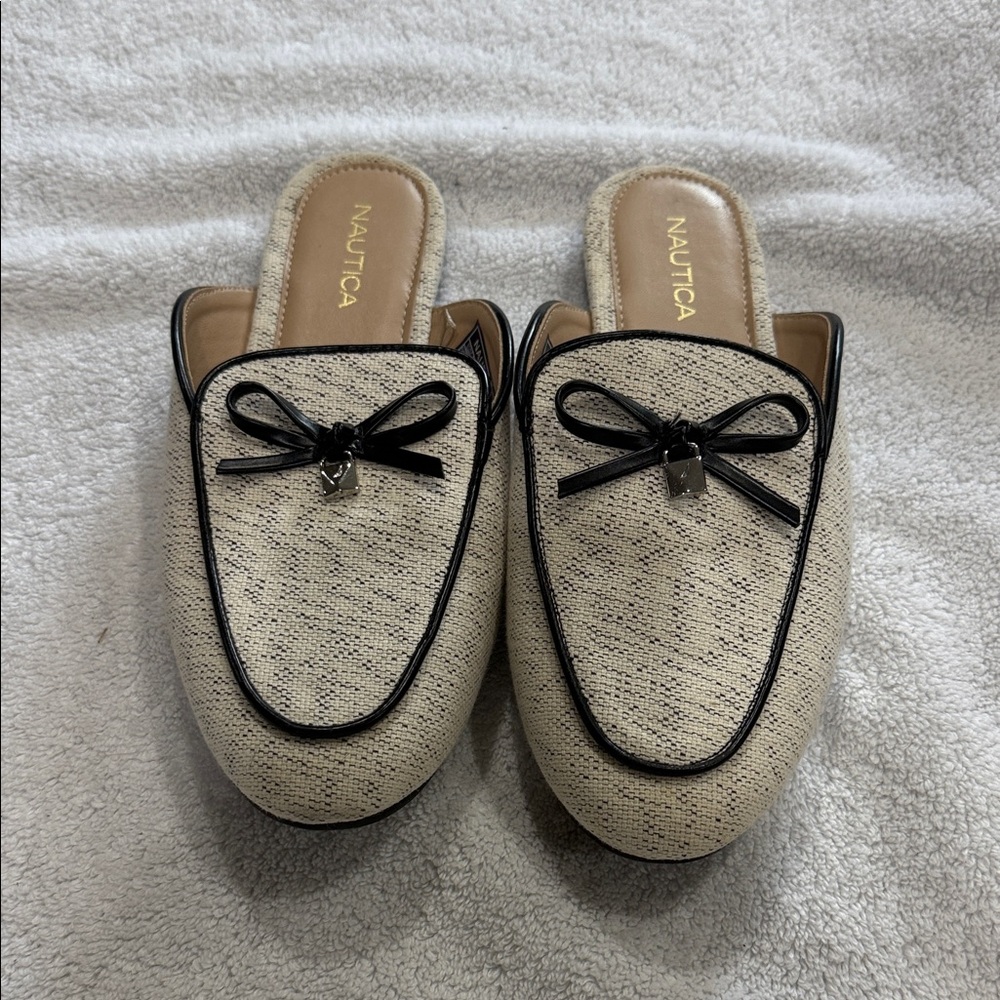 Nautica Cream & Black Trim Slip-On Mule Loafers
